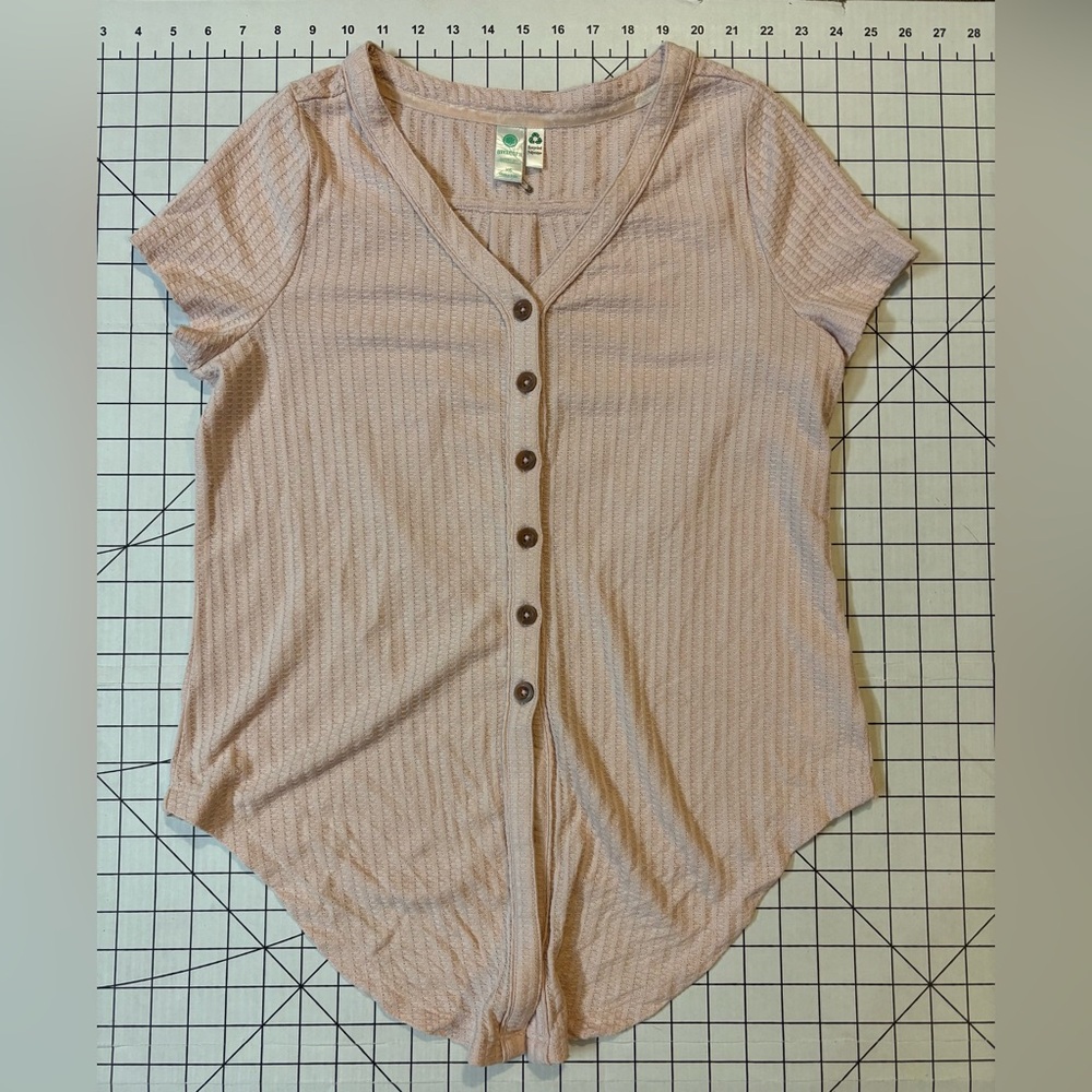 NWOT Aventura Women’s Size XS Pink‎ Ribbed short sleeve button-up top